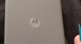 Good
													Motorola Razr (2024) - Unlocked, Gray, 256 GB, 8 GB, photo 4 of 11