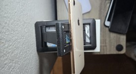 Good
													Apple iPhone 8 - AT&T, Gold, 64 GB, A1863, photo 5 of 9