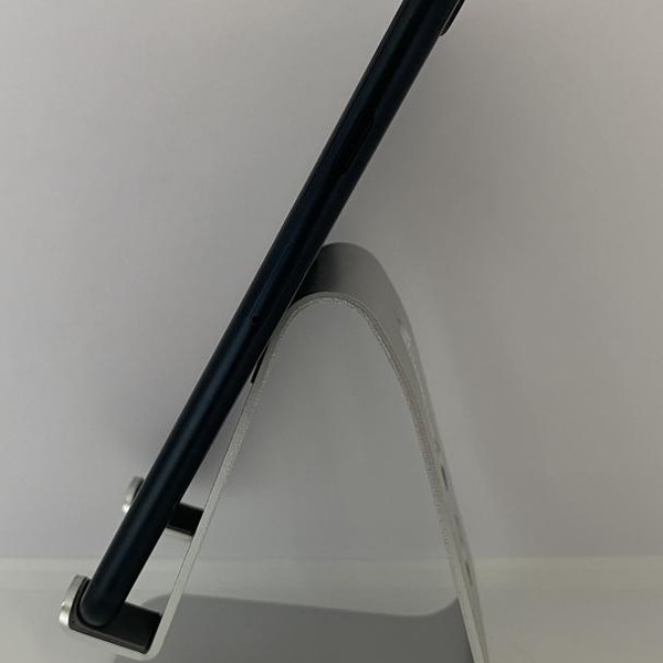 Apple iPhone SE 3rd Gen 2022 - Unlocked, Midnight, 64 GB, A2595