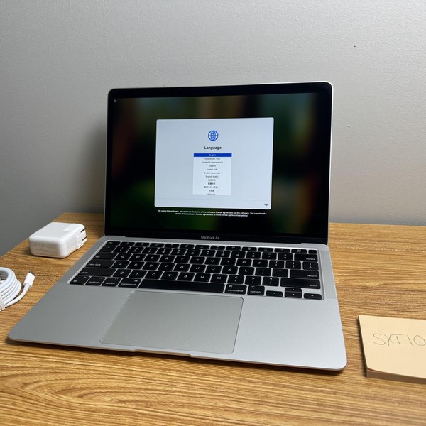 MacBook Air 2020 - 13 inch - 256 GB, Silver, 8 GB, Apple M1