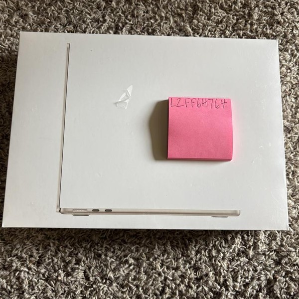 MacBook Air 2022 (M2) - 13 inch - 256 GB, Starlight, 16 GB, Apple M2