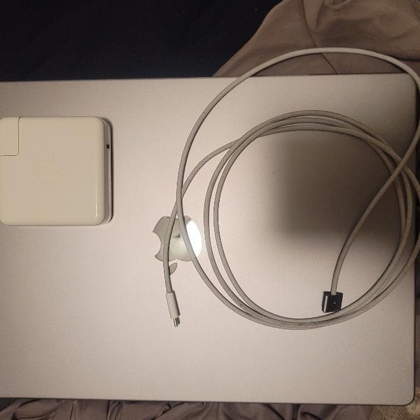MacBook Pro 2021 - 16 inch - 512 GB, Silver, 16 GB, Apple M1 Pro 10-core