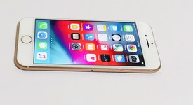 Mint
													Apple iPhone 8 - Sprint, Gold, 64 GB, A1863, photo 2 of 6