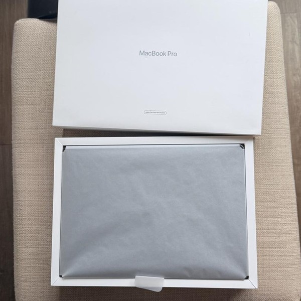 MacBook Pro Late 2023 (M3) - 14 inch - 512 GB, Black, 18 GB, Apple M3 Pro 11-core, 14-core GPU