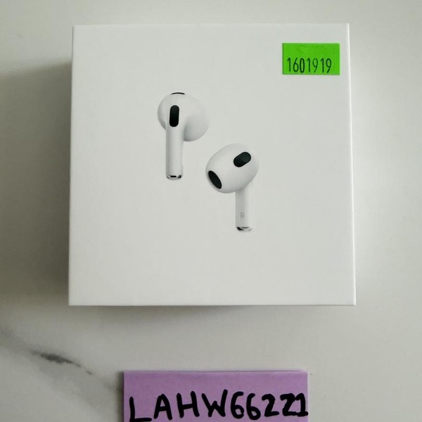 Apple AirPods (3rd Gen) - MagSafe Case