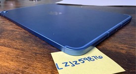 Good
													Apple iPad 11th Gen - Unlocked, Blue, 128 GB, A3355, photo 4 of 7