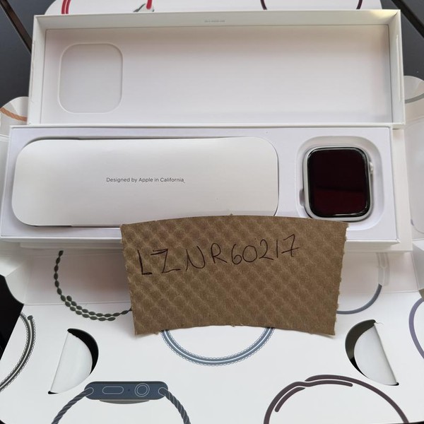 Apple Watch Series 9 45mm - Silver, A2980 - GPS, Aluminum