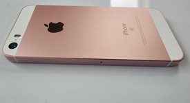 Good
													Apple iPhone SE 1st Gen 2016 - Unlocked, Rose Gold, 16 GB, A1662, photo 3 of 6