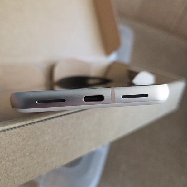 Google Pixel 8 - Unlocked, 256 GB, Rose, 8 GB, G9BQD, Sub-6 5G