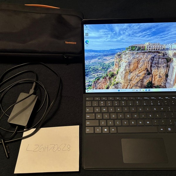 Microsoft Surface Pro 9 - Wi-Fi, 256 GB, Graphite, 16 GB, Intel Core i7, Wi-Fi