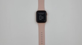Good
													Apple Watch Series 5 44mm - Gold, A2093 - GPS, Aluminum, photo 1 of 5
