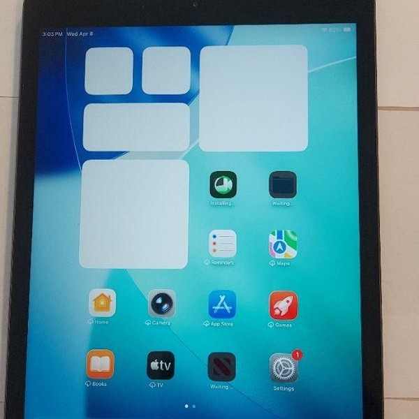 Apple iPad 8th Gen - Unlocked, 32 GB, Gray, A2428