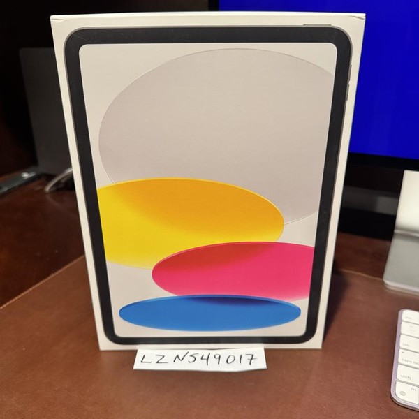 Apple iPad 11th Gen - Wi-Fi, 128 GB, Silver, A3354