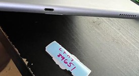 Good
													Apple iPad Pro 12.9" 1st Gen 2015 - Unlocked, Gray, 128 GB, A1652, 1st Gen 2015, photo 4 of 5