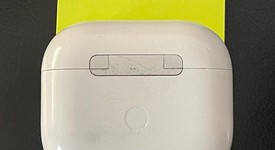 Used
													Apple AirPods 3rd Gen - Lightning Case, photo 3 of 5