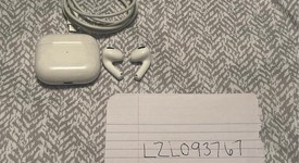 Used
													Apple AirPods 3rd Gen - Lightning Case, photo 1 of 3