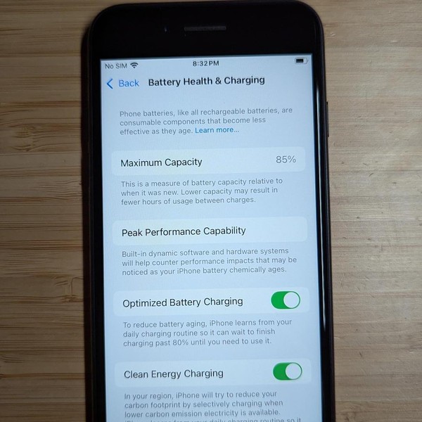 Apple iPhone SE 3rd Gen 2022 - Unlocked, 128 GB, Midnight, A2595