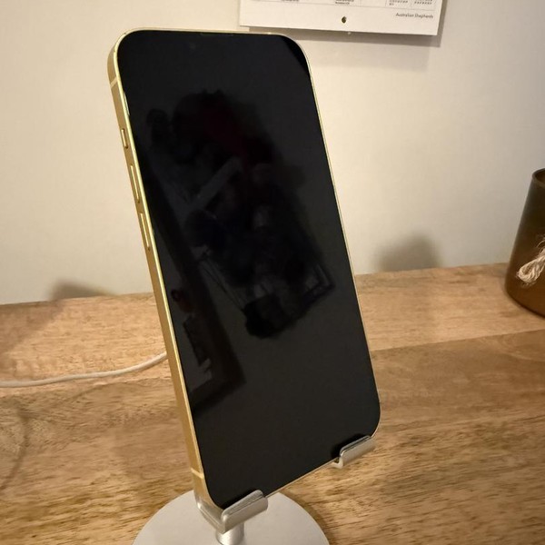 Apple iPhone 14 - Unlocked, 128 GB, Yellow, A2649