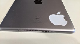 Mint
													Apple iPad Air - Wi-Fi, Silver, 16 GB, photo 2 of 9