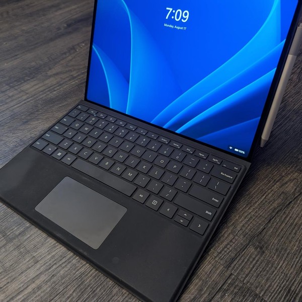 Microsoft Surface Pro 10 - Wi-Fi, 256 GB, Black, 16 GB, Intel Core Ultra 5