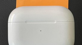 Used
													Apple AirPods Pro - MagSafe Case, photo 2 of 5