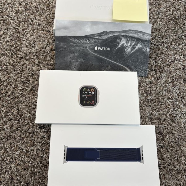 Apple Watch Ultra 2 49mm - Unlocked, Natural, A2986