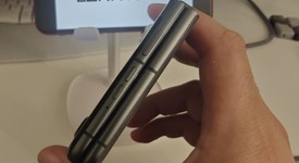 Mint
													Motorola Razr (2024) - Unlocked, Gray, 256 GB, 8 GB, photo 5 of 10