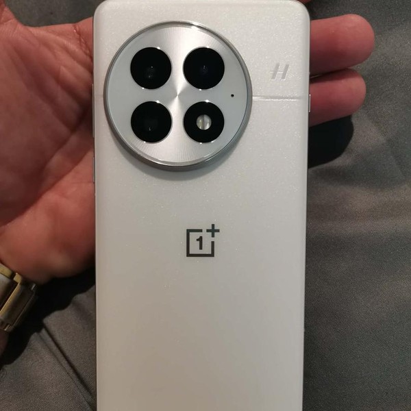 OnePlus 13 - Unlocked, 512 GB, Arctic Dawn, 16 GB