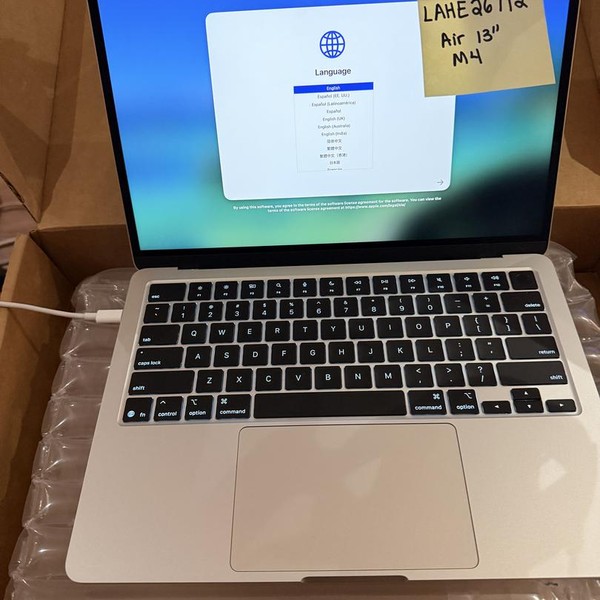 MacBook Air 2025 (M4) - 13 inch - 256 GB, Silver, 16 GB, Apple M4