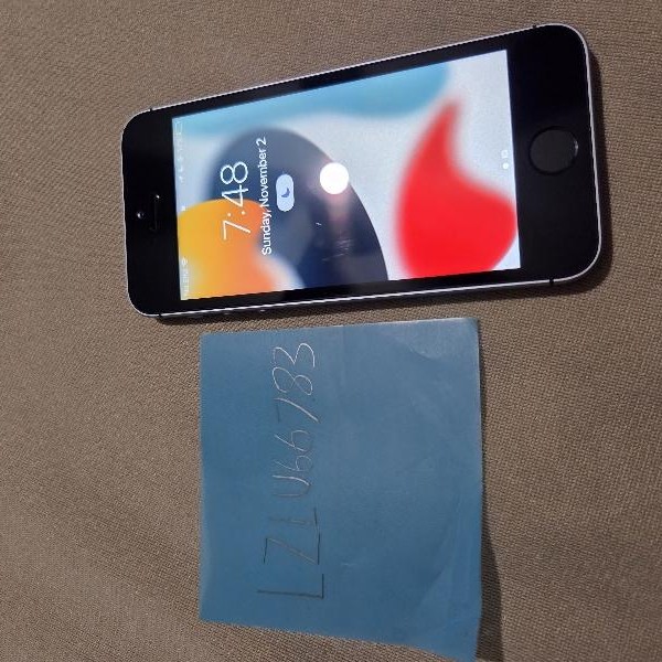 Apple iPhone SE 1st Gen 2016 - Unlocked, 128 GB, Grey, A1723