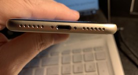 Good
													Apple iPhone SE 3rd Gen 2022 - Unlocked, Starlight, 64 GB, A2595, photo 4 of 6