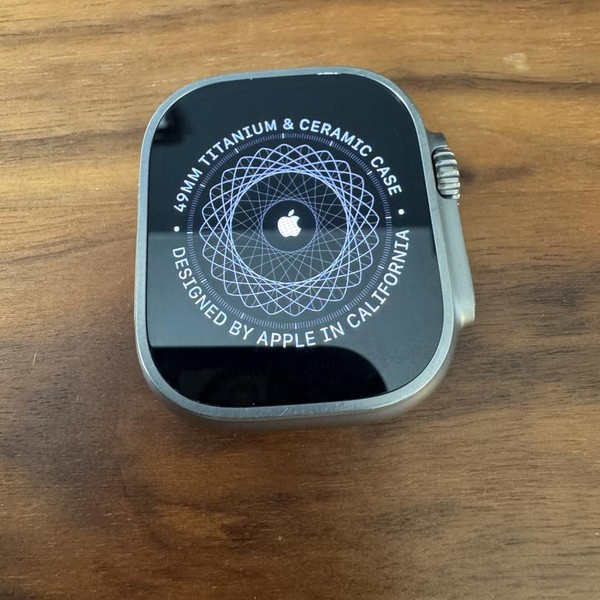 Apple Watch Ultra 49mm - Unlocked, Titanium, A2622