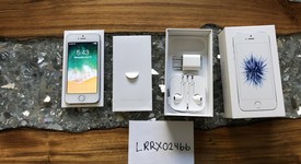 Mint
													Apple iPhone SE 1st Gen 2016 - Straight Talk, Silver, 16 GB, A1662, photo 4 of 4