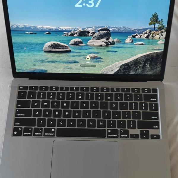 MacBook Air 2020 - 13 inch - 128 GB, Gray, 8 GB, Apple M1