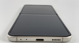 Fair
													Samsung Galaxy Z Flip3 5G - Unlocked, Cream, 256 GB, 8 GB, SM-F711U1, photo 5 of 8