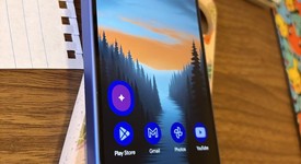 Mint
													Google Pixel 10 - Unlocked, Indigo, 128 GB, GLBW0, photo 4 of 8