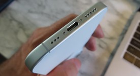 Mint
													Apple iPhone 16 - Verizon, White, 128 GB, A3081, photo 4 of 7