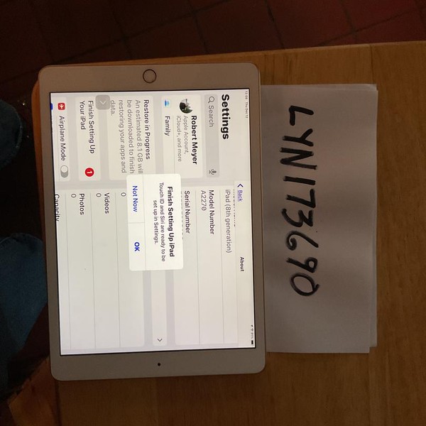 Apple iPad (8th Gen) - Wi-Fi, 128 GB, Gold, A2270