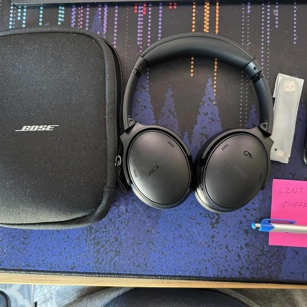 Bose QuietComfort Headphones - Black