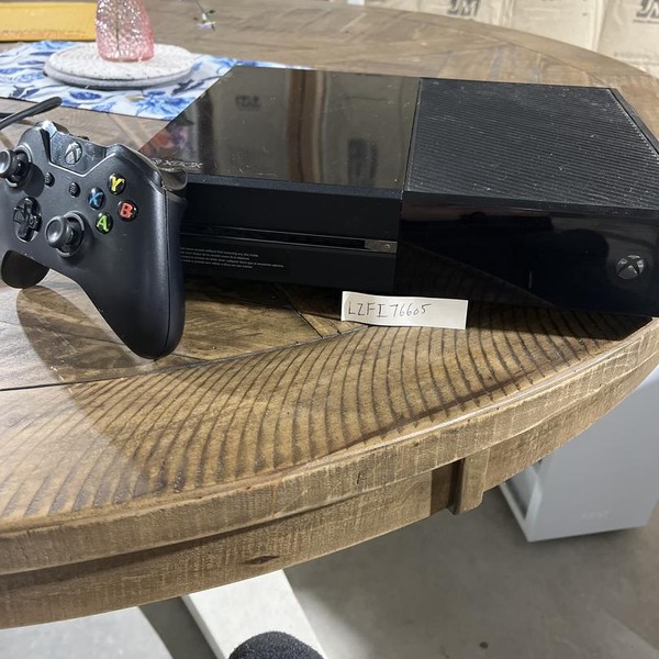 Xbox One (2013) - 500 GB, Black