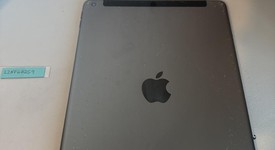 Good
													Apple iPad 9th Gen - Unlocked, Gray, 64 GB, A2603, photo 3 of 5