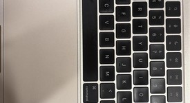 Good
													MacBook Air 2022 - 13" - Apple M2, Starlight, 512 GB, 16 GB, photo 3 of 4