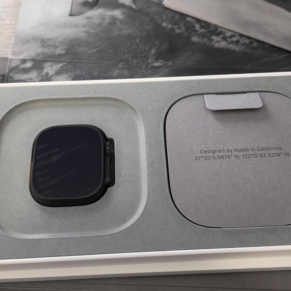 Apple Watch Ultra 3 49mm - Unlocked, Black, A3281