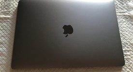 Good
													MacBook Pro 2017 (With Touch Bar) - 13" - I7, Gray, 512 GB, 16 GB, photo 4 of 5