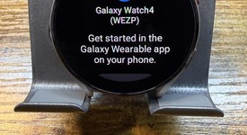 Good
													Samsung Galaxy Watch4 - Unlocked, Gold, 40mm, photo 1 of 6