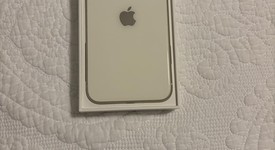 Mint
													Apple iPhone 11 - Unlocked, White, 128 GB, A2111, photo 3 of 13