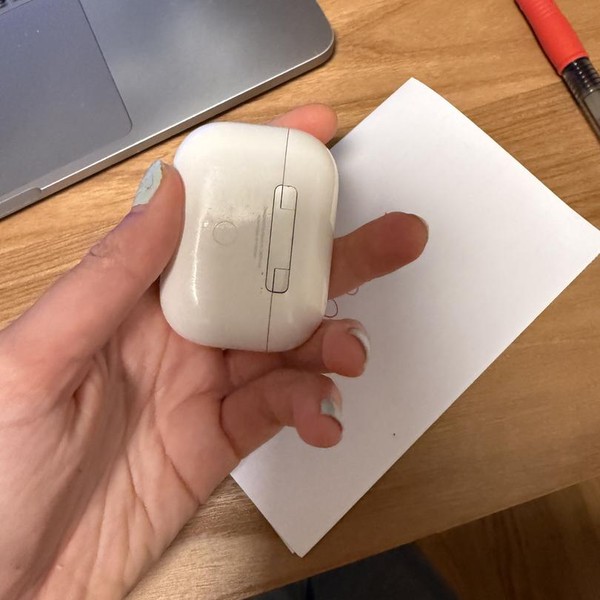 Apple AirPods Pro 2 - Lightning