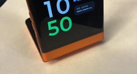 Good
													Motorola Razr (2024) - Unlocked, Orange, 256 GB, 8 GB, photo 6 of 6