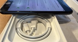 Mint
													Apple iPhone SE 3rd Gen 2022 - Unlocked, Midnight, 64 GB, A2595, photo 4 of 6