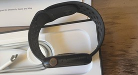 Mint
													Apple Watch Series 7 45mm - Unlocked, Midnight, A2477 - Cellular, Nike, photo 5 of 8